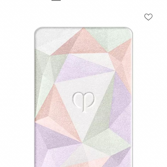 Cle de Peau Beaute Luminizing Face Enhancer - Picture 4 of 10